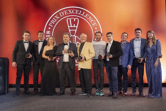 Les Prix d'Excellence ou LES prix de la pâtisserie. De gauche à droite : Alexandre Thabard, Frédéric Cassel, Claire Damon, Pierre Hermé, Yves Thuriès, Patrick Roger, Emmanuel Ryon et Olivier Ménard, Jérôme et Aurore De Oliveira. © Studio des Fleurs