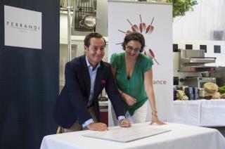 Bruno de Monte (Ferrandi) et Célia Tunc (Collège Culinaire de France) signent la Charte de...