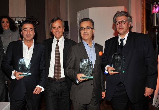 Le prix Pampre 2012 a été remis à trois cuvées par Bernard de la Villardière (2e en partant de la gche).