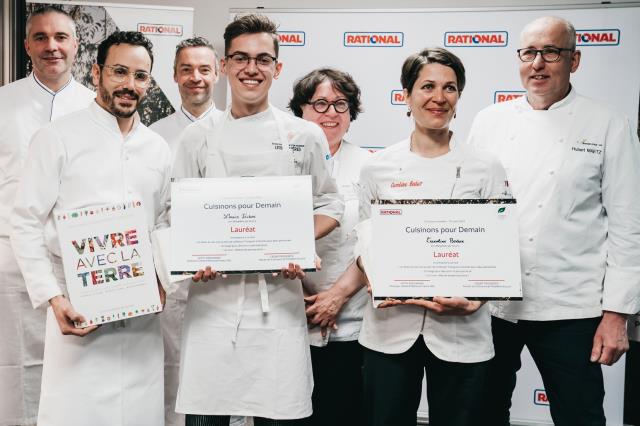 Louis Técher et sa professeure Caroline Bodar sont les vainqueurs de la seconde édition du concours Cuisinons pour demain de Ration, grâce à leur recette : Rouge d'oeuf, duo de purées, blanc safrané et châtaigne.