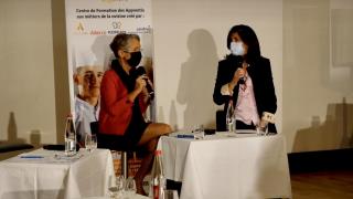 Élisabeth Borne en débat avec Françoise Merloz, directrice du CFA des chefs.