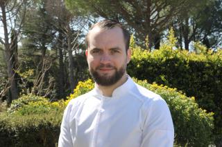 Noël Bérard profite au mieux de la nature et des produits du Luberon.