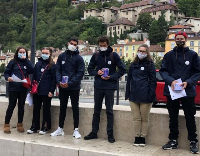 Stéphanie, Doriana, Laury, Ludovic, Dhia et Yann, de jeunes médiateurs missionnés par l'Umih 38.