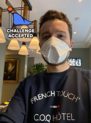 Selfie de Florian Bitker au COQ Hôtel, à Paris, où une quinzaine de soignants sont logés et...