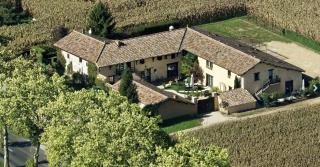 Cette ferme de 1 300 m2 a été entièrement rénovée par la propriétaire.