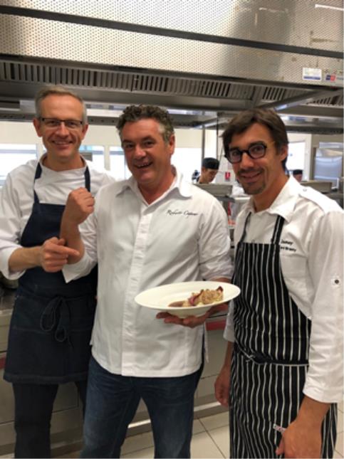 De Gauche à Droite : Jean-Philippe Lambert (Professeur de cuisine DNL Espagnol), Roberto Capone (Chef de cuisine), et M. Pascal Jaunay (Professeur de cuisine DNL Anglais)