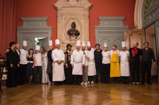 Chefs des Tables roannaises et Toques blanches lyonnaises en compagnie des Variétés lyriques à...