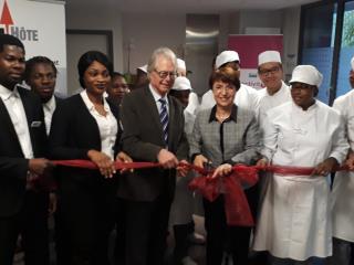 Inauguration en présence de François Thuillier, Président de l'association Prom'hôte Ifitel et de...