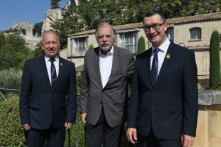 Jean-André Charial (au centre) pour une symbolique passation de pouvoir entre Gilles Ozzello et...