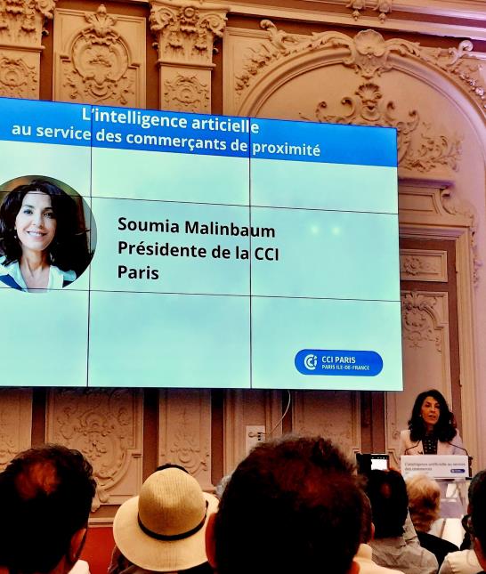 Soumia Malinbaum, présidente de la CCI de Paris, veut faire de l'IA « un partenaire des commerçants ».