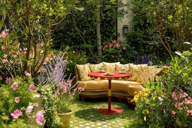 Le jardin de l'hôtel La Fantaisie, à Paris (IXe).