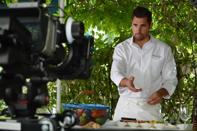 Cinq jeunes chefs, cinq talents, cinq personnalités mis en image cet été. Ici, tournage du portrait de Florent Poyet, chef du restaurant Badine (Grenoble).