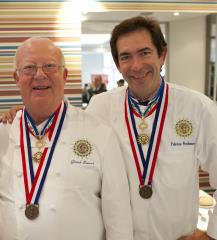 Gérard Dupont et son successeur Fabrice Prochasson.