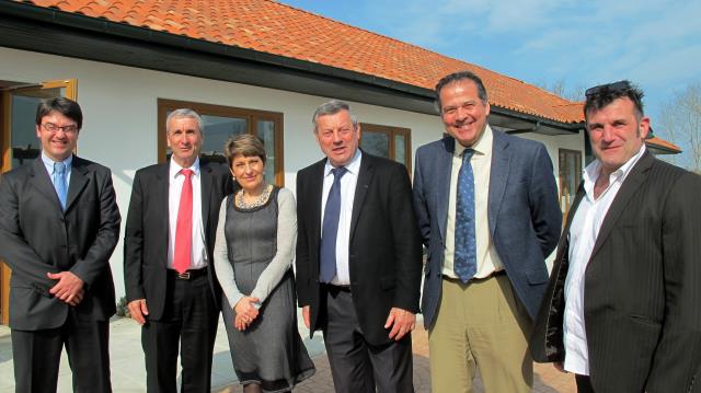 de g à d : Bruno Dottax, co-président Umih Pays Basque, J.J. Ernandoréna, président de l'Umihra), Sonia Bizeau, responsable du secrétariat,  Roland Héguy, président confédéral de l'Umih), Kino Martinez ( secrétaire général Idazkari Nagusia à San Sebastien