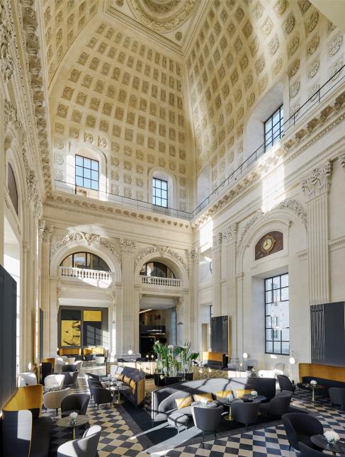Le Dôme, à l'hôtel InterContinental de Lyon, a reçu le Prix Villégiature du meilleur bar d'hôtel au monde
