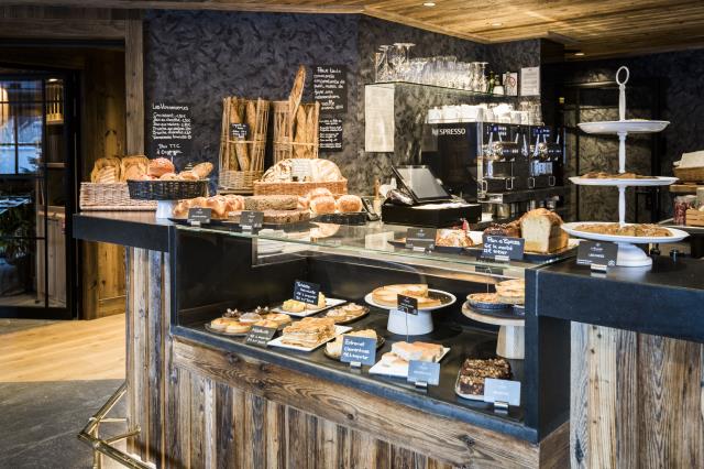 La boulangerie du village ouverte à  l'Armancette