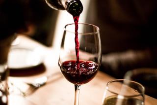 Le service du vin au verre est de plus en plus présent dans tous les types d'établissement.
