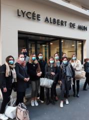 Comme l'an dernier, avec ces élèves du lycée parisien Albert de Mun, le masque reste obligatoire...