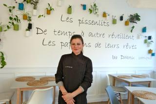 Claire Vallée a réussi son pari : ouvrir le premier restaurant gastronomique Bo et Vegan du Bassin...