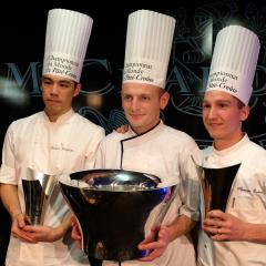 Les lauréats du Championnat du Monde de Pāté Croūte 2016 : le vainqueur Jérémy Delore entouré de...