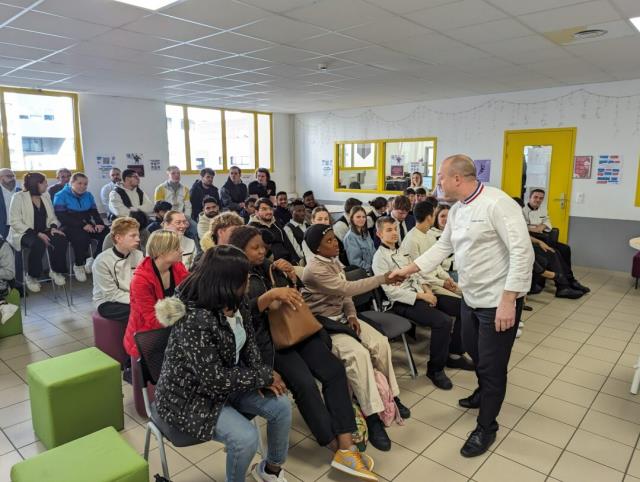 le chef étoilé et MOF Frédéric Simonin chez Interfor 