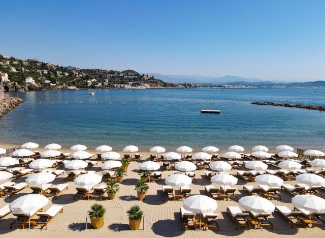 La Plage blanche, plage privée du Château de Théoule.