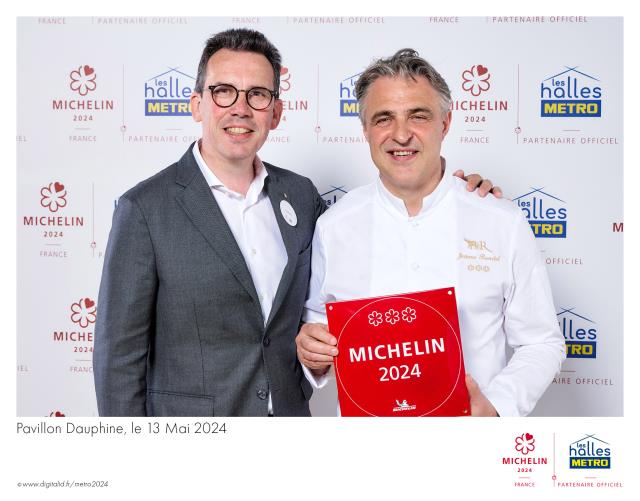 Pascal Peltier, directeur général des Halles METRO, avec Jérôme Banctel, nouveau 3 étoiles Michelin pour Le Gabriel à Paris.