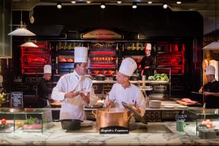 Au restaurant Les Grands Buffets de Narbonne, les salariés profitent d'un intéressement qui peut...