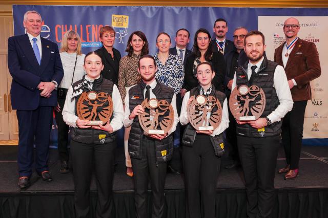 Les lauréats et membre du jury du trophée Un Oeil en salle. 