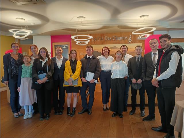 la classe de première année BTS MHR en apprentissage du lycée hôtelier de Challes