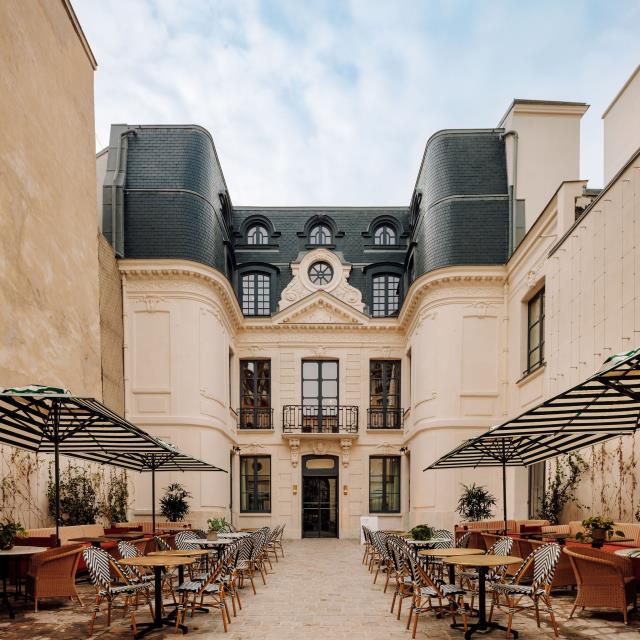 Le Jardin de Verre by Locke, à Paris, est situé à proximité du Jardin des Plantes et du Quartier latin 