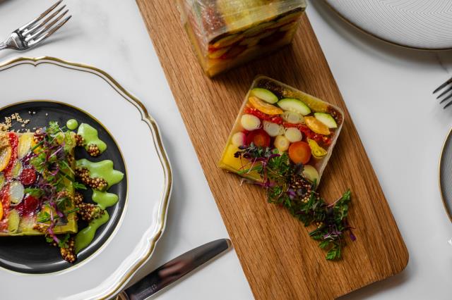 Terrine de légume maraicher, vinaigrette d’herbes. 