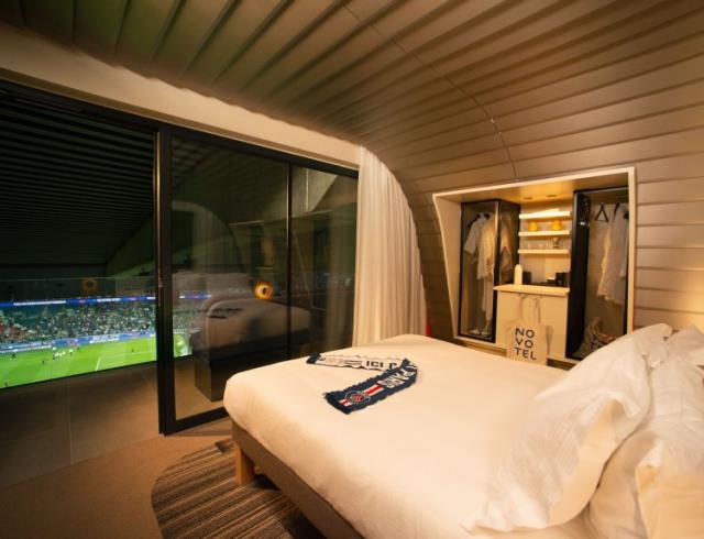 La suite Novotel x All.com, au coeur du parc des Princes. 