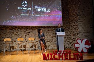 Elisabeth Boucher, directrice des relations externes du Guide Michelin et Gwendal Poullennec,...