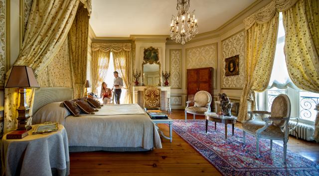 La suite Clos des Songes du château Pape Clément: une décoration onirique qui plait à la clientèle étrangère.