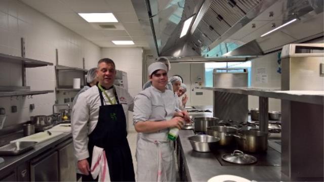 Atelier autour d'une « bisque de crustacés en coque » avec le chef Cyril Bertrand