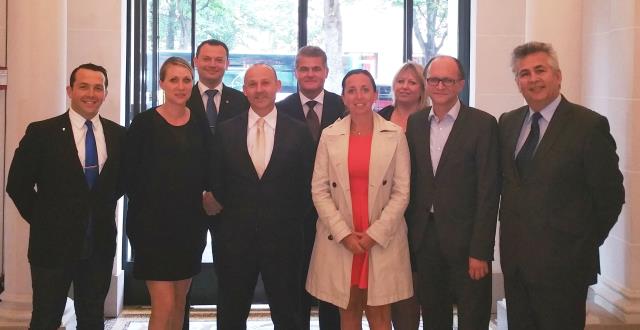 Une partie du bureau de O service lors de la première assemblée générale le 22 juin au Plaza Athénée à Paris.