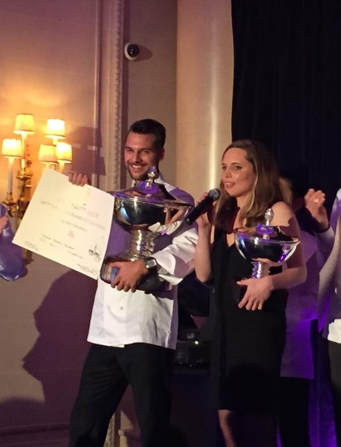 Jonathan Zandberger, lauréat 2014 du Prix culinaire international Le Taittinger avec Vitalie Taittinger, lors de la remise des prix au George V à Paris.