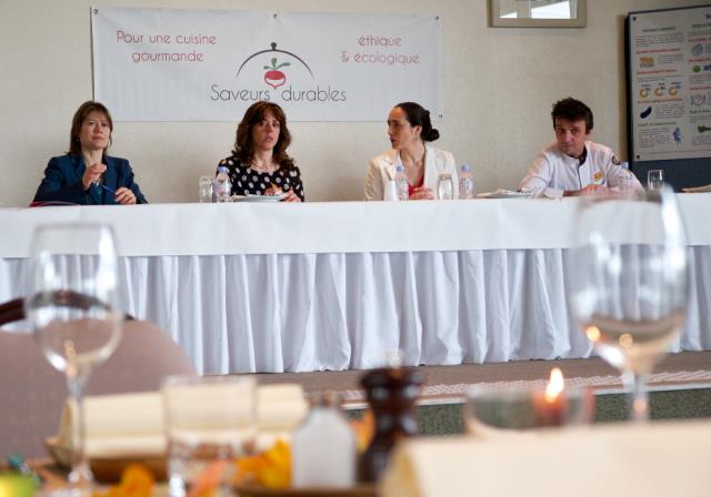 Les membres du jury. De gauche à droite : Delphine Pelade, directrice de l'emploi et de l'apprentissage au Conseil régional, Sandrine Royer, inspectrice de l'éducation nationale en charge de l'hôtellerie restauration à l'Académie de Paris, Sandrine Costan