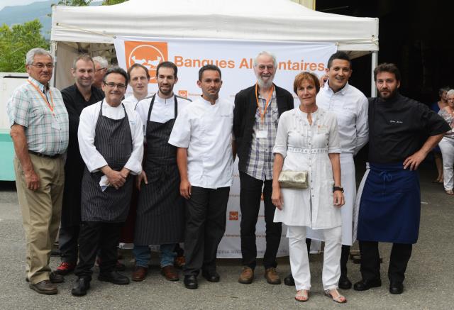 de g à d : Jean Marc Stocker -vice Président, Yoan Conte, Jean Pierre Jacob, Mickael Arnoult, Boris Campanella, Guy Burlereau Président de la Banque Alimentaire, Catherine Zerr, Chargée de Communication, Adel Dakar et Julien Machet