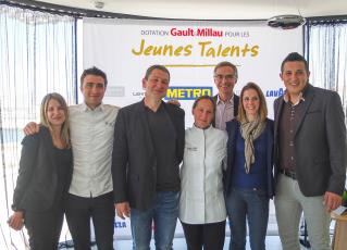 Côme de Cherisey et les 'Jeunes Talents' Paca 2015 : de gauche à doirte : Yonna Palmero et sa...