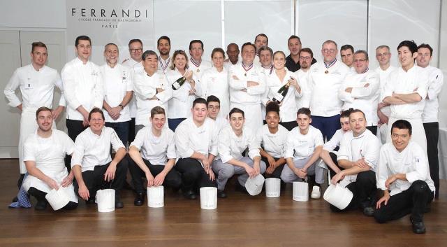 Les candidats et les membres du jury du 51e Prix culinaire international Taittinger.