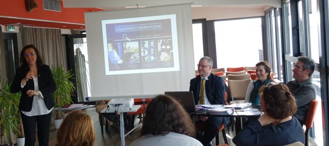 Delphine Levadoux, Gérald Souchon (Novotel), Mina Seguin (Arum à Orcines), Valéry Esbelin (le Relais des Puys à Orcines) ont présenté le panorama de l'activité hôtelière de l'agglomération clermontoise et du Club Hôtelier à la presse.