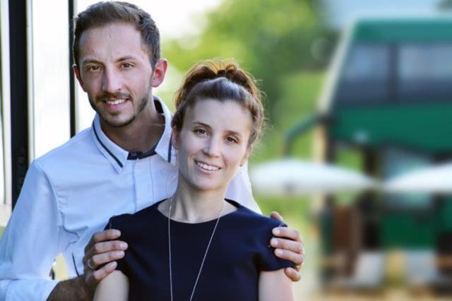 Charles et Mélina Moncouyoux travaillent à deux.