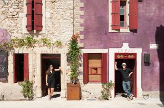 Bar à vins et à tapas,  La Petite Table, du Village Castigno