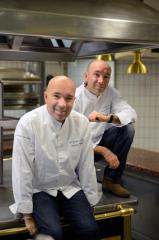 Jacques et Laurent Pourcel retardent la fermeture du Jardin des Sens.