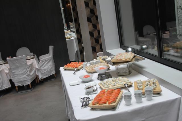 Buffet de sushis.