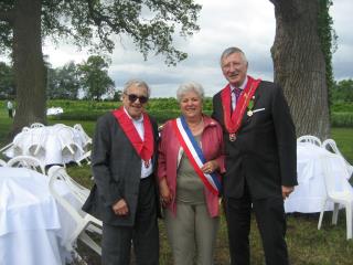 René Zakine, inspecteur honoraire de l'agriculture, Nicole Robert , maire de Toury-sur-Jour et...