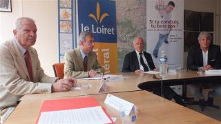 Les représentants de la Prévention Routière, de la préfecture, du conseil général et Alex Vagner de...