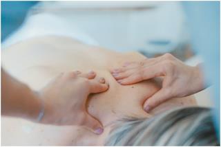 Dans votre blog, vous pouvez présenter un nouveau soin ou massage. Vous donnez ainsi envie aux...